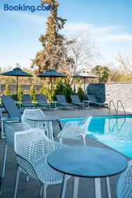 Olynthus Luxury Rooms & Suites - Image 1