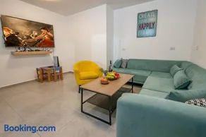 סוויטות חיאת - סוויטות מהממות עם בריכה משותפת מחוממת ומקורה מול נוף מהמם - Image 2