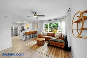 Carlsbad Beach Bungalow - Image 1