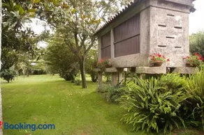 Vivienda tradicional con jardín y patio interior - Image 4