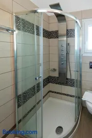 Niriides Luxury Studios - Image 2