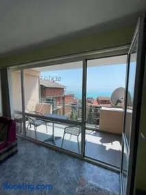 Comfortable apartment in Vlas - Image 1
