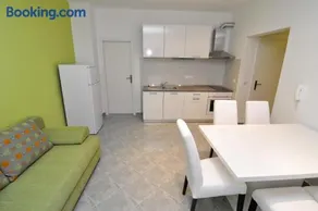 Apartments Marija - Maslenica - first line to the sea - Image 2