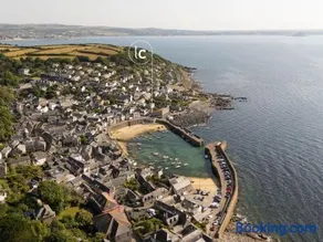 Berlewen, Mousehole - Image 2