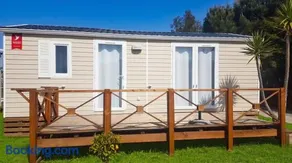 Bungalow with Shared Pool in Pataias + 30 m² + Pool. - Image 2