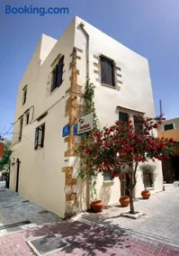 Ontas Traditional Hotel - Image 4