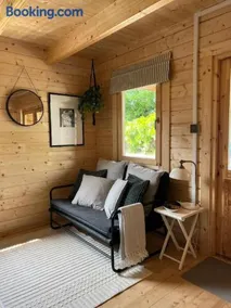 Scandi Style Cabin in Bideford Private Parking - Image 4