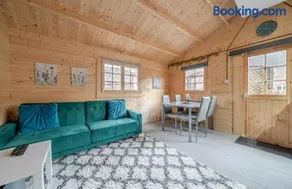 The Cosy Cabin - Image 1
