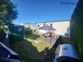 Living Holiday - Image 1