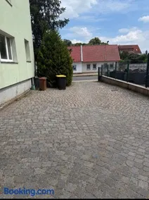 SafeStayMonteurHaus-Privatparkplatz - Image 2