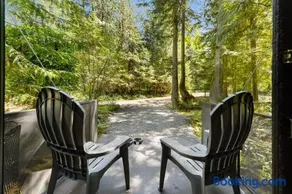 The "Waldorf Astoria of RVs" A Five-Star Forest Escape - Image 2
