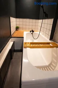Appartement spacieux et élégant avec jardin - Image 4