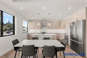Woodside Condos unit 914 - Image 1