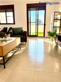 Modern penthouse with TV 65 and parking at the foot of the tram - Image 3