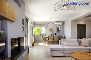 Quiet Villa Aviana,garden, heated pool,BBQ,jacuzzi - Image 3
