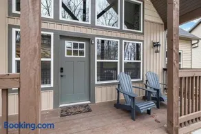 Rock and Timber Lodge - Image 3