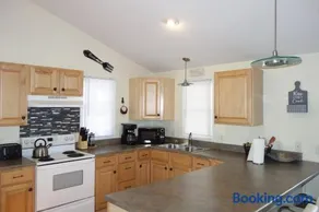 Mountain home in Newland - Image 4