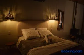 Suítes Celeste, Cabana no Vale dos Vinhedos com Banheira e Café da Manhã Colonial Incluso - Image 3