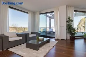 El Soto de Sojuela Luxury Chalet, Golf&Bosque - Image 3