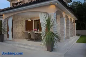 Luxury Villa Nikol - Image 5