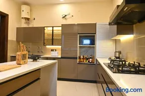 Sukuun Villa Airport Road #Luxury Pool Stay - Image 3