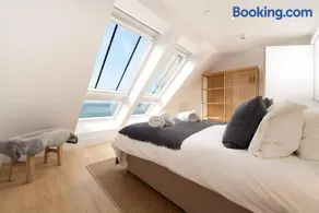 Ocean Reach, Stunning Sea View and Balcony, 2 BR, 2 BA, Parking - Image 2
