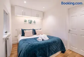 Henry Court Apartment 1 - Image 1