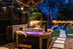 Log Cabin with King Bed and Hot Tub - Image 2