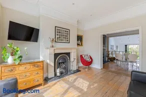 17 Trafford Road - Image 2