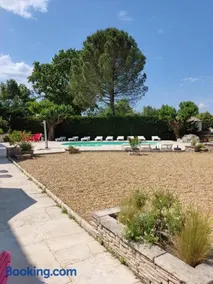 Ardèche les cigales gîte églantier avec piscine partagée - Image 1