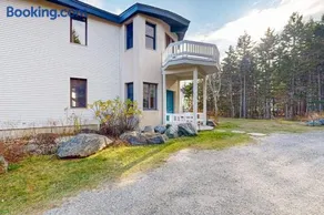 Private Oceanfront Home -- 2 Fireplaces, 4 Decks & Grill, Dog-friendly - Image 2