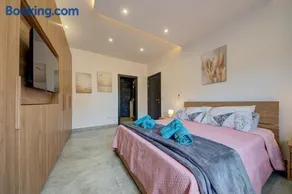 Trident Cove Holiday Home - Image 3