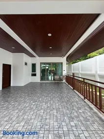 Cozy Siray Phuket - 3BR Seaview Pool Villa Family - Image 5