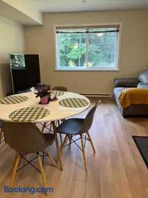 2 Beds Guest Suite to Yourself at Coquitlam Centre Mall - Image 3
