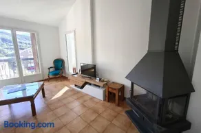 Bright apartment with two bedrooms in Ajaccio - Image 2