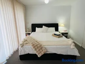 Cosy Studio - Image 1