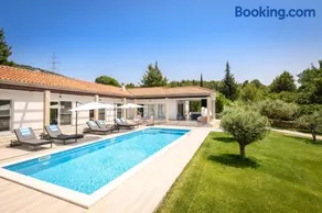 Villa Stella heated pool jacuzzi & sauna - Image 2