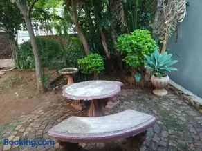Harties 2 Sleeper Double Room with Private Bathroom - Image 2