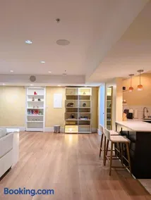 Cozy & Chic suite with wine cellar - Image 3