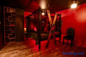 Love Room CLIMATISÉ SPA JACUZZI SAUNA et DONJON - Tanière Dé-Plaisirs - Image 3