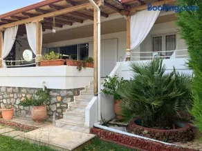 Beautiful beach house - Image 1
