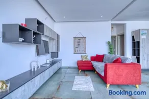 Bayview Penthouse with Seaviews - 2BR - Image 3