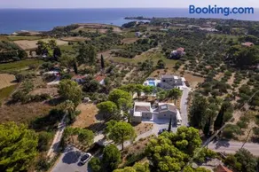Alekos Beach Houses-Akrotiri Suites - Image 3