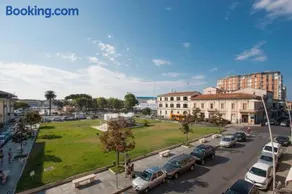 Historical Apartments By Seaside - Image 2