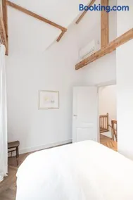 Waldeck Vondelpark 2 bedroom Suites - Image 2