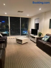 Liberty bay holiday Spacious two bedroom, two bathroom with sea views - Image 4