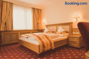 Gartenhotel Maria Theresia - Image 2