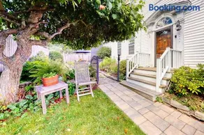 Lovely studio w/full kitchen/free WiFi- next to river/antique shops/restaurants - Image 1