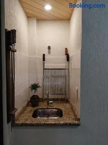 LINDO AP NA RUA 252, NO CORAÇÃO DE MEIA PRAIA - Image 4