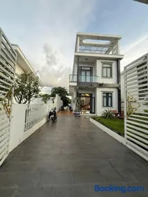 Happyhouse 92 - Image 1